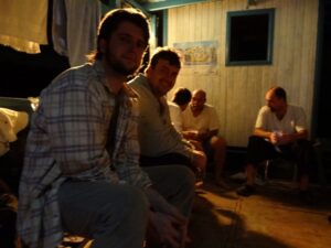 Campo Agosto/2013 - Leonardo, Renato, Jonas e Max u00e0 noite no barco, Rio Purus