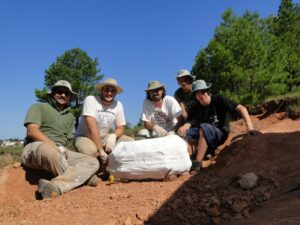 Campo Fevereiro/2012 - u00c1tila, Ju00falio, Marco e outros alunos na 'Sanga do Mato', Santa Maria