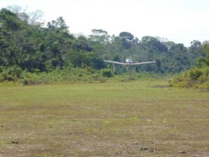 Campo Agosto/2014 - Pouso no aeroporto de Foz do Breu